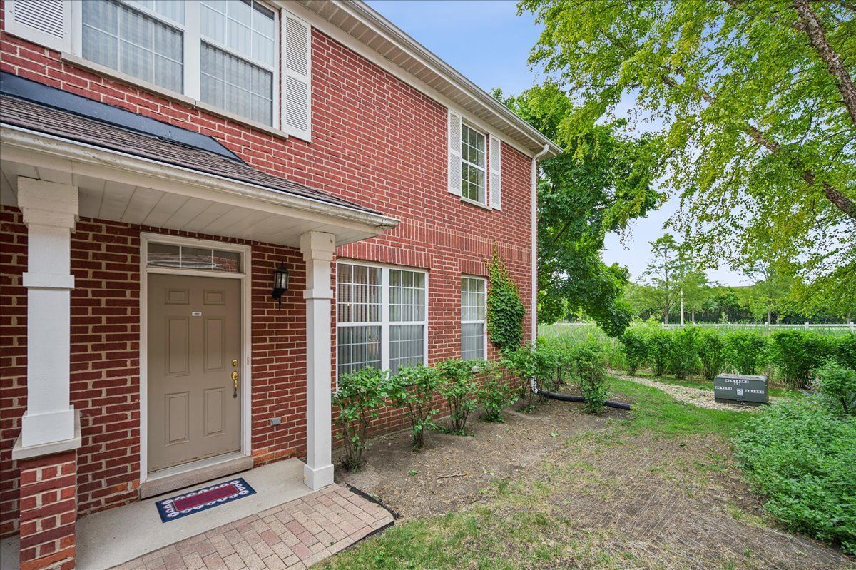 992 Enfield Drive — Northbrook, IL 60062