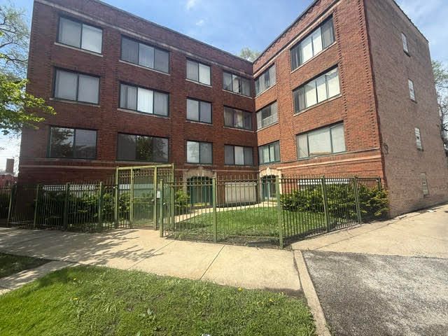 8008 Ridgeland Avenue, Chicago, IL 60617