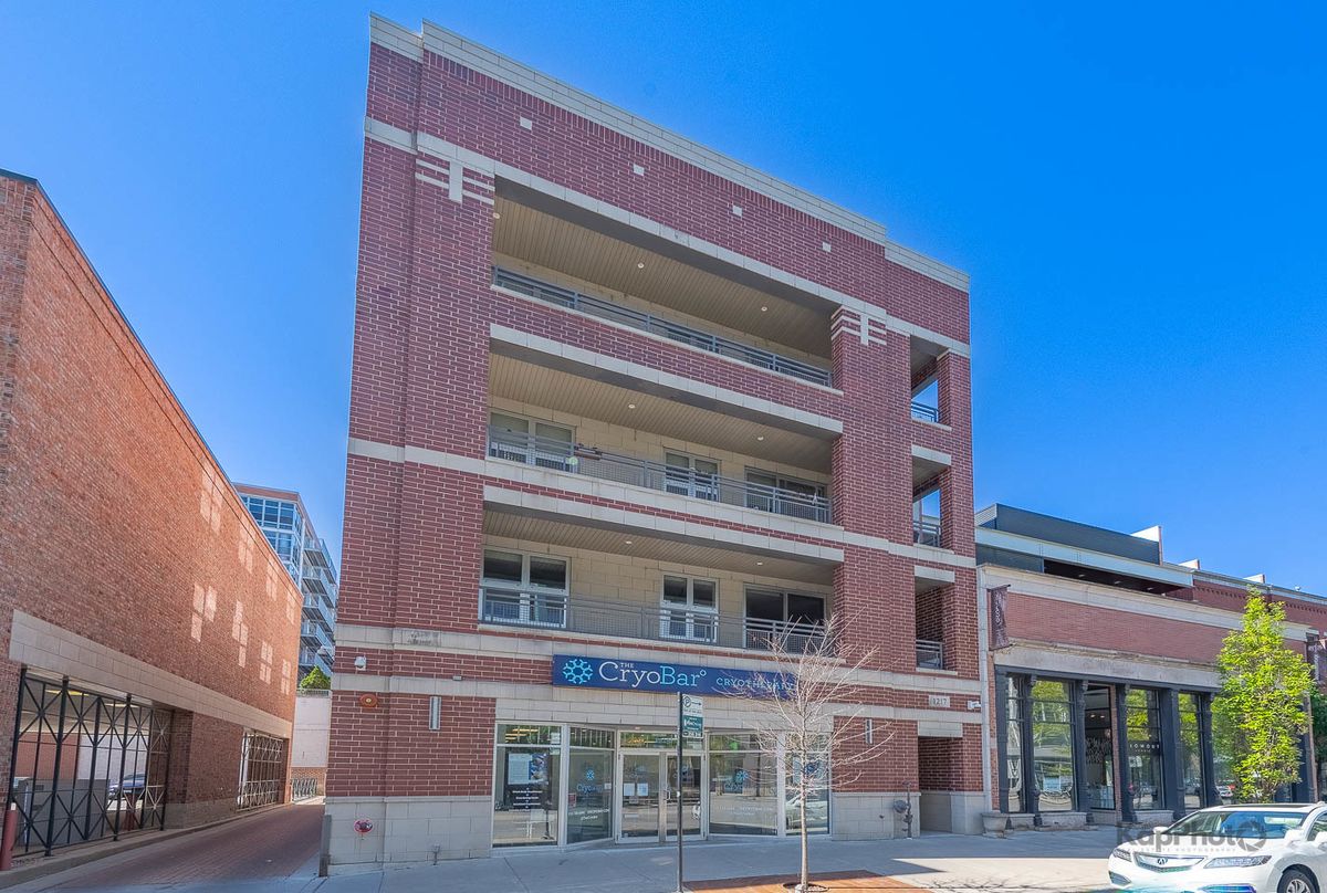 1215 Madison Street, Chicago, IL 60607