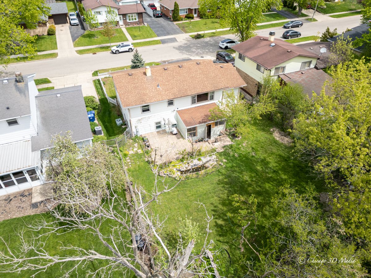 2627 Dana Avenue, Waukegan, IL 60087