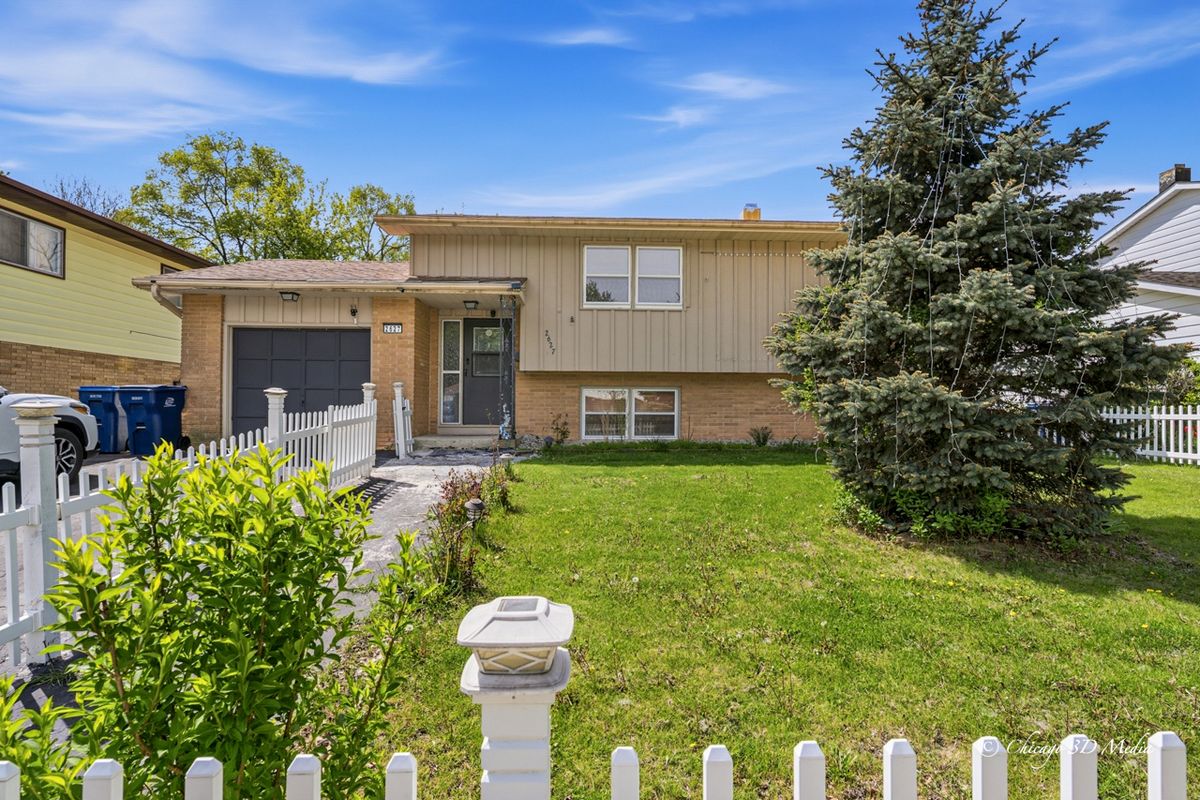2627 Dana Avenue, Waukegan, IL 60087