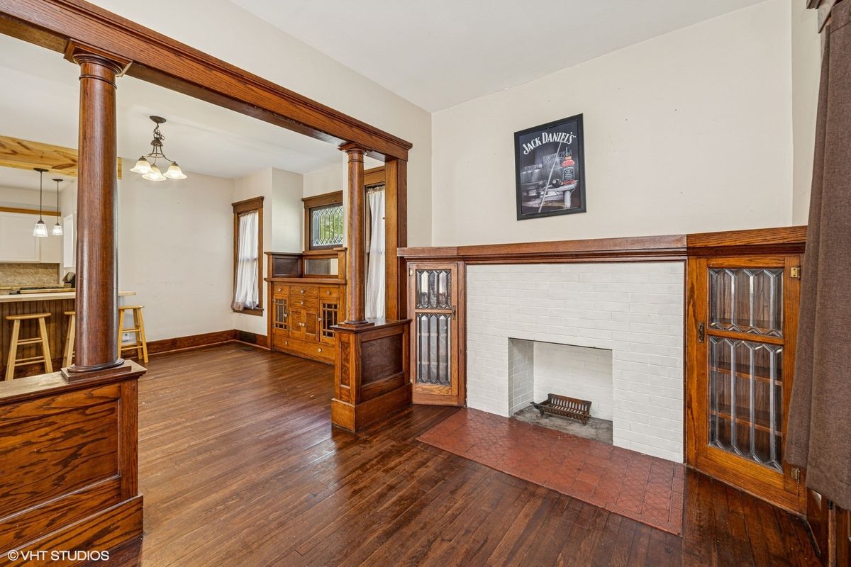 306 E Diggins Street, Harvard, IL 60033
