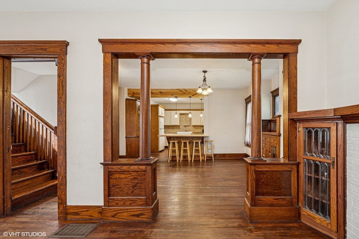 306 E Diggins Street, Harvard, IL 60033