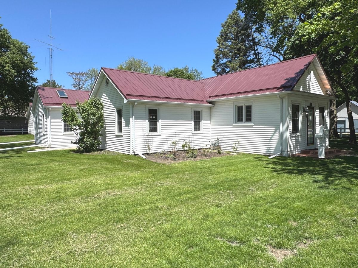 516 W 2nd Street, Momence, IL 60954