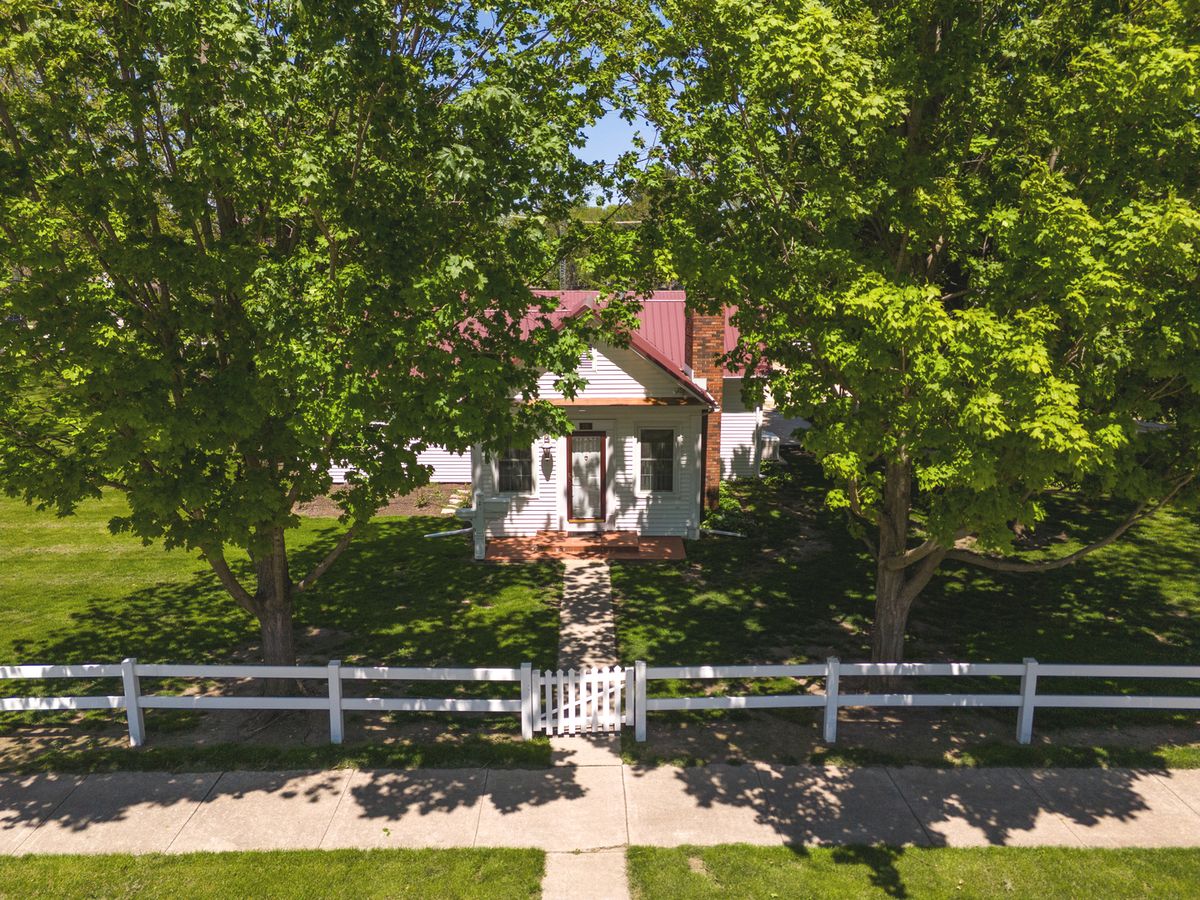 516 W 2nd Street, Momence, IL 60954