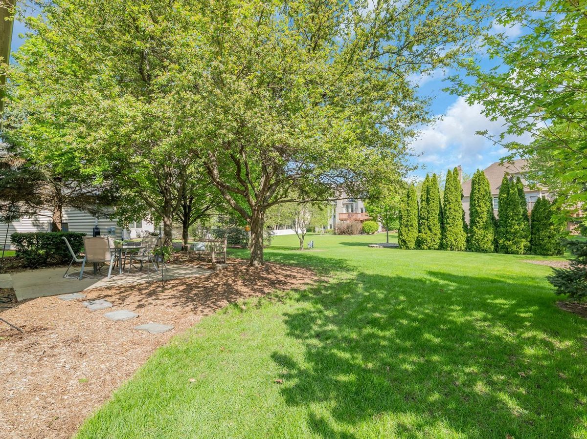 618 Birch Street, Sugar Grove, IL 60554