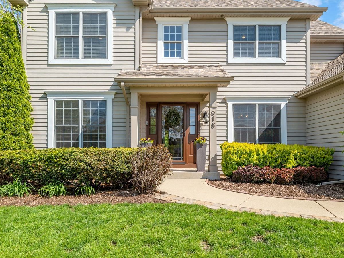 618 Birch Street, Sugar Grove, IL 60554