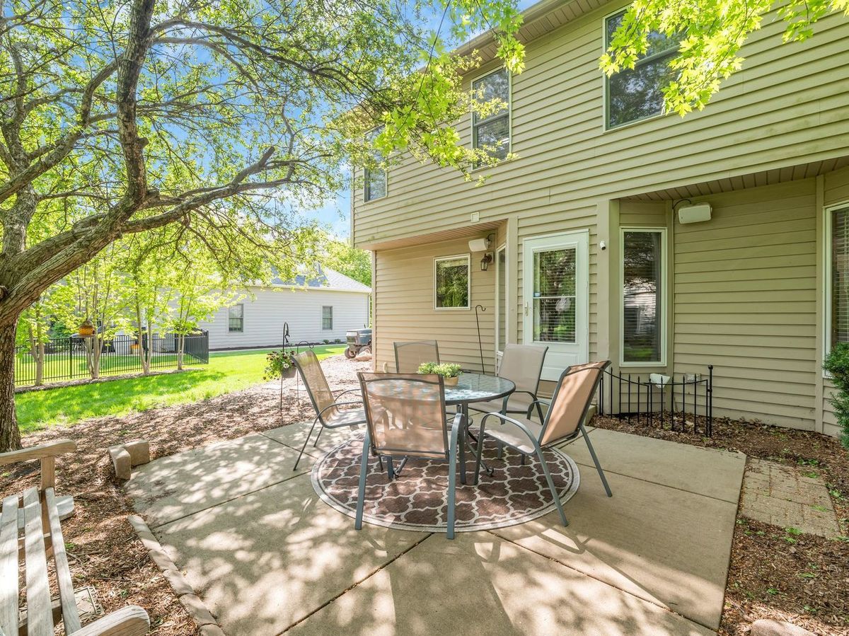 618 Birch Street, Sugar Grove, IL 60554