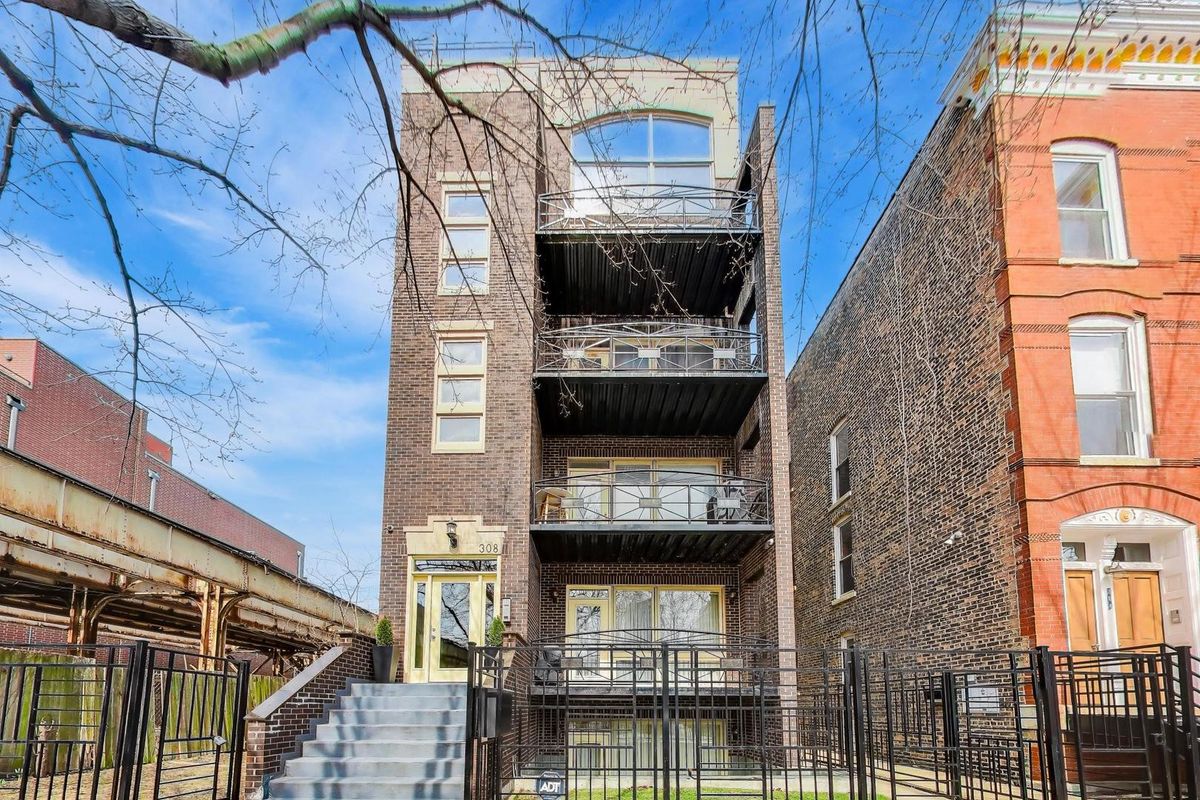 308 Evergreen Avenue, Chicago, IL 60610
