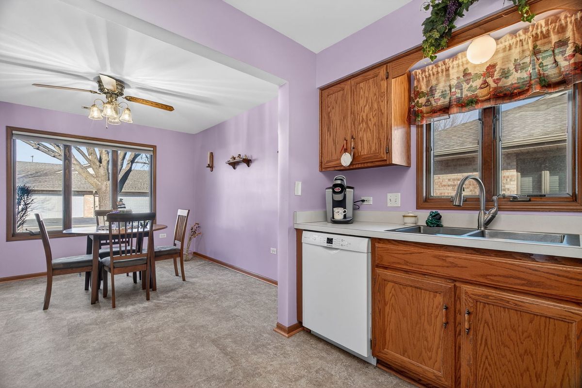 2700 Eagle Drive #2700, Joliet, IL 60436