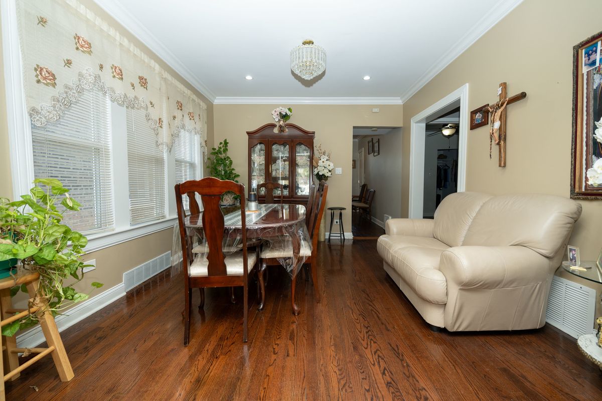 3126 S 55th Avenue, Cicero, IL 60804