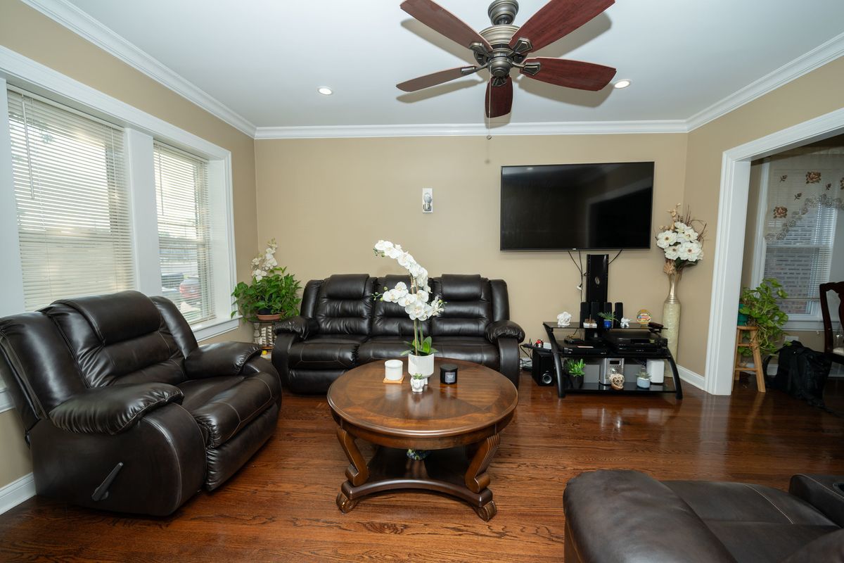 3126 S 55th Avenue, Cicero, IL 60804