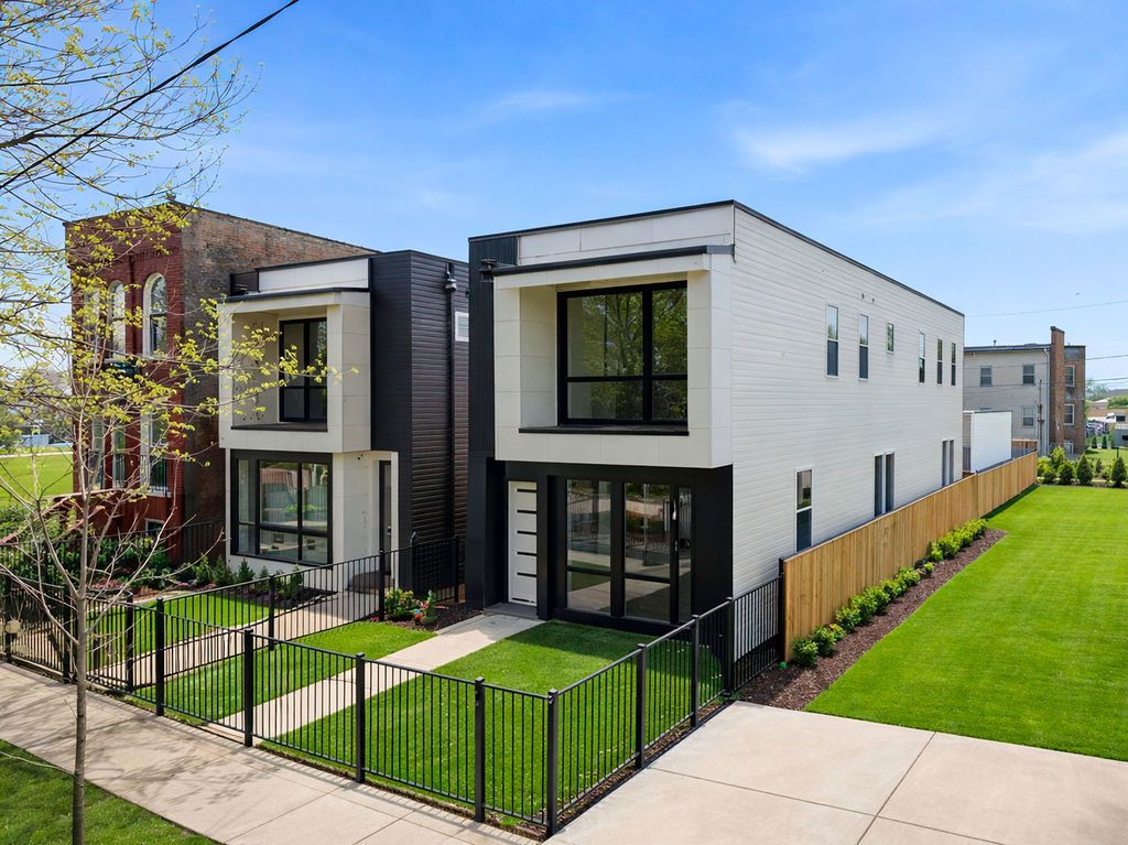 618 Avers Avenue, Chicago, IL 60624