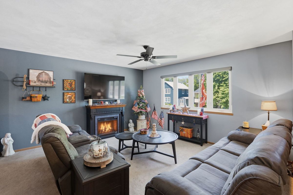 1007 7th Street, Hampton, IL 61256
