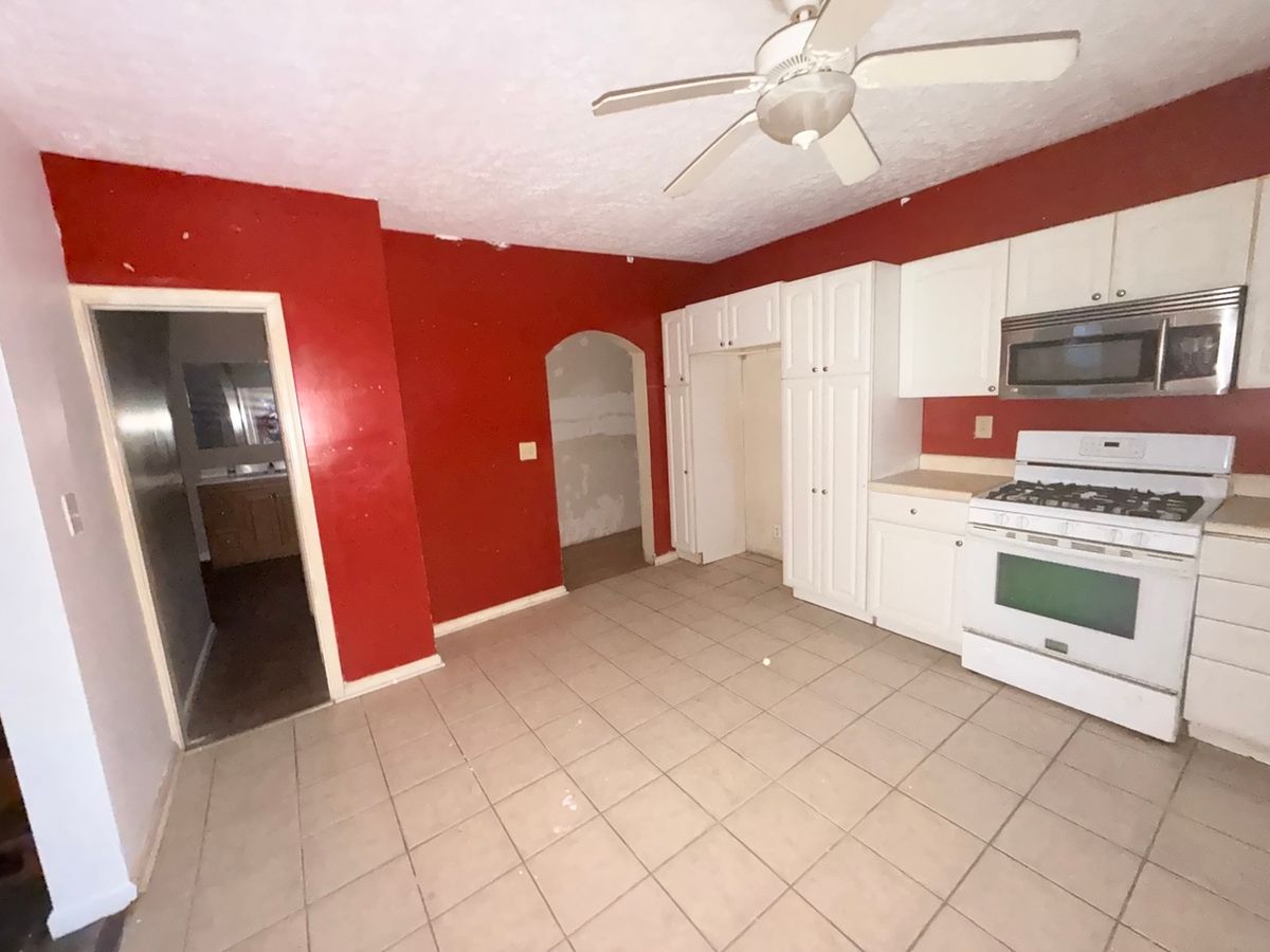 208 W Oak Street, Carrier Mills, IL 62917