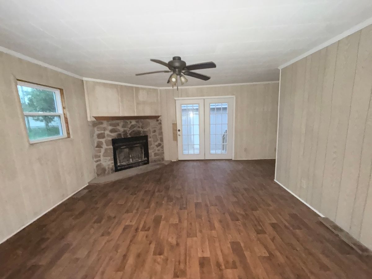 208 W Oak Street, Carrier Mills, IL 62917