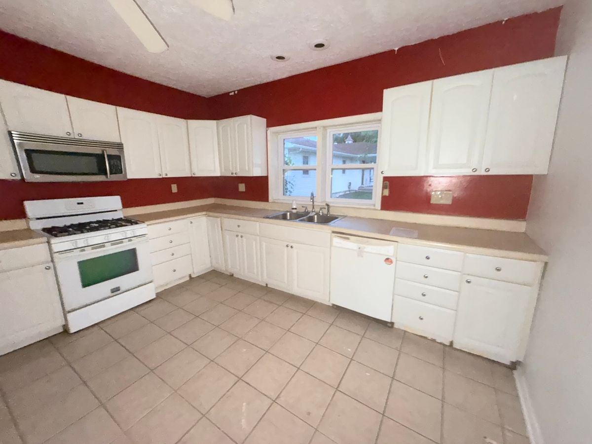 208 W Oak Street, Carrier Mills, IL 62917