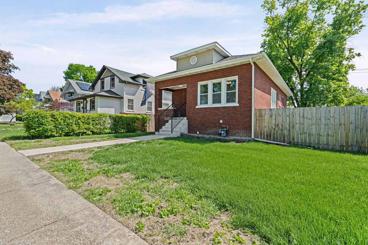 153 S 13th Avenue, Maywood, IL 60153