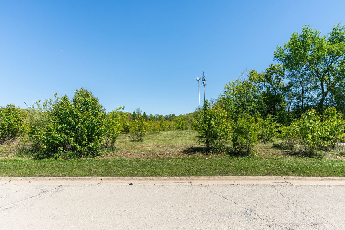 Lot 1 & 2 Deer Pond Drive, St. Charles, IL 60175