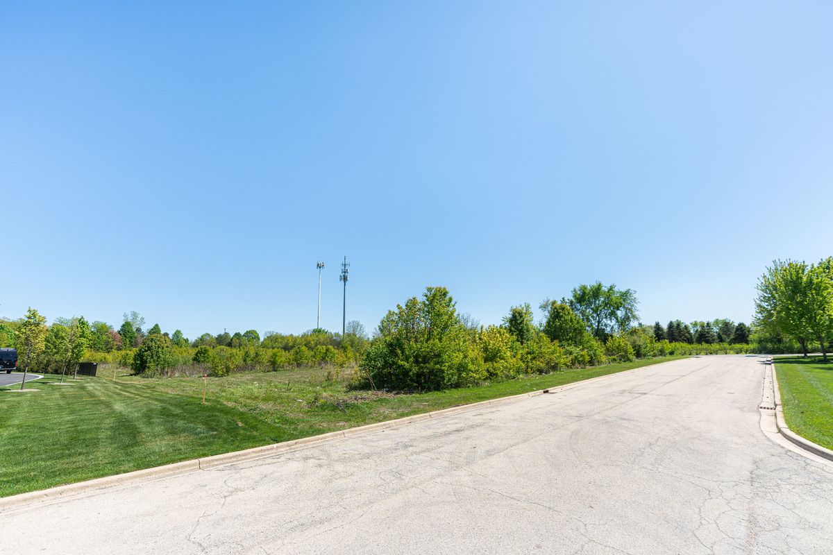 Lot 1 & 2 Deer Pond Drive, St. Charles, IL 60175