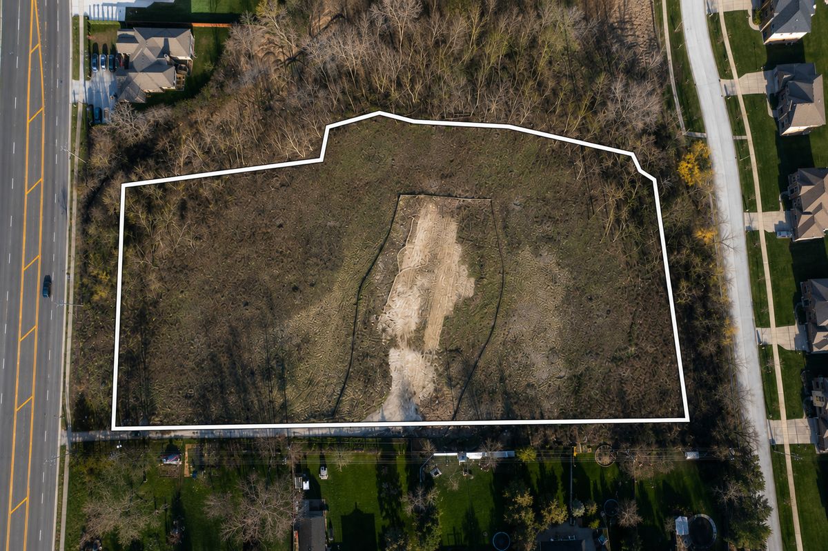 199 Nerge Road, Roselle, IL 60172
