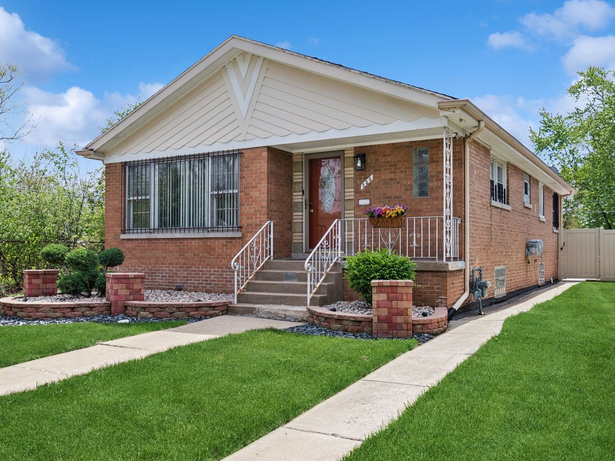 256 CALUMET Boulevard, Harvey, IL 60426