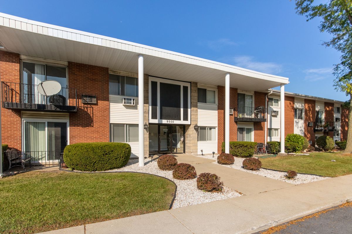 9500 Dee Road, Des Plaines, IL 60016