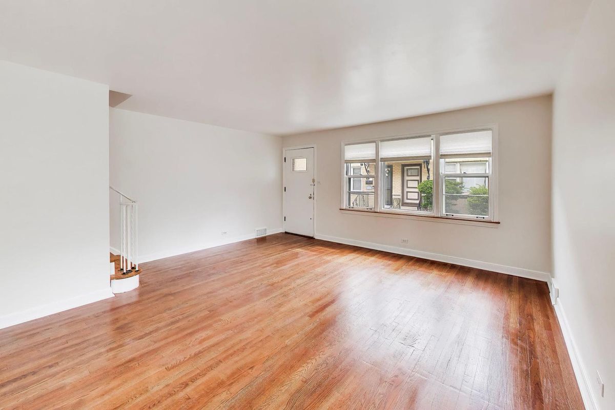 7911 North Avenue #F, River Forest, IL 60305