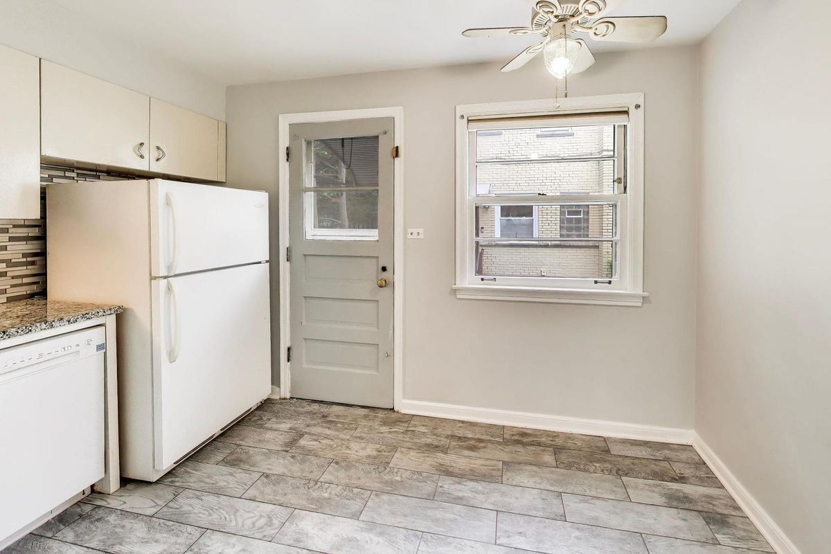 7911 North Avenue #F, River Forest, IL 60305