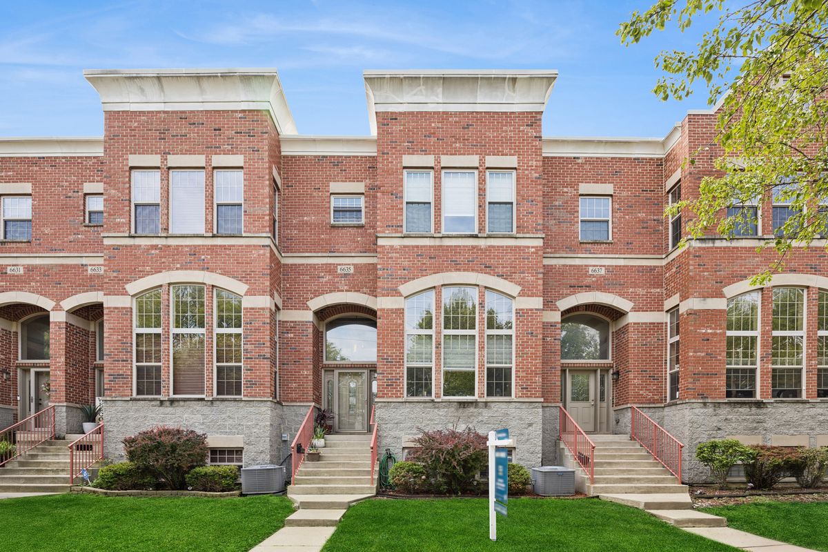 6635 64TH Place, Chicago, IL 60638