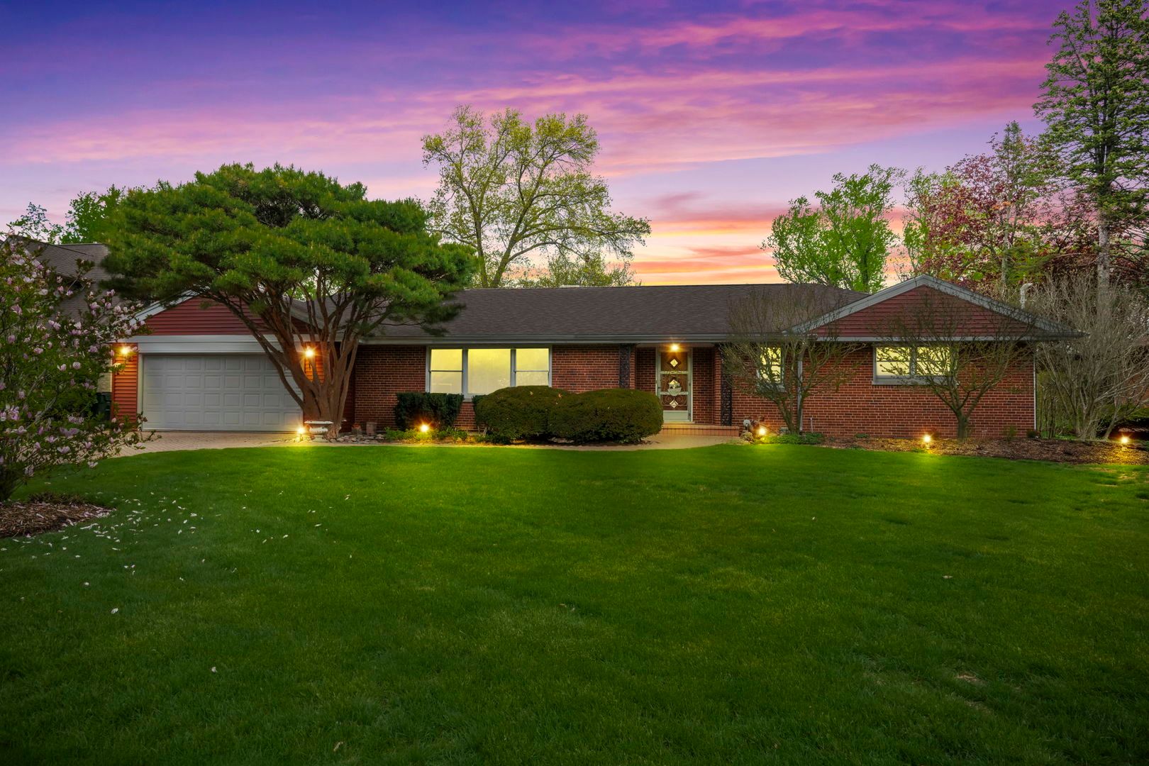 412 W Camp McDonald Road — Prospect Heights, IL 60070