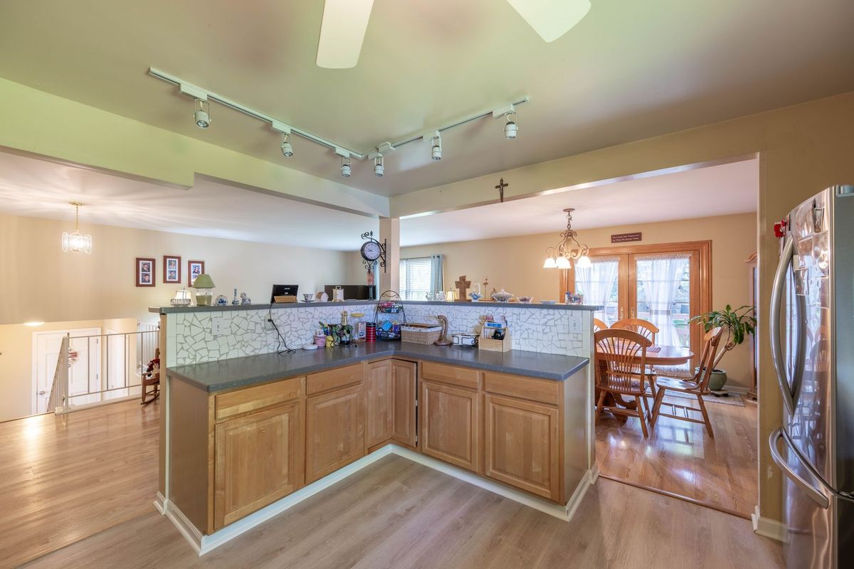 520 S 15th Court, St. Charles, IL 60174
