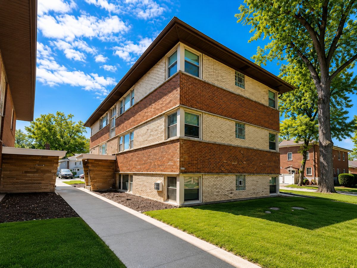 837 Lathrop Avenue, Forest Park, IL 60130