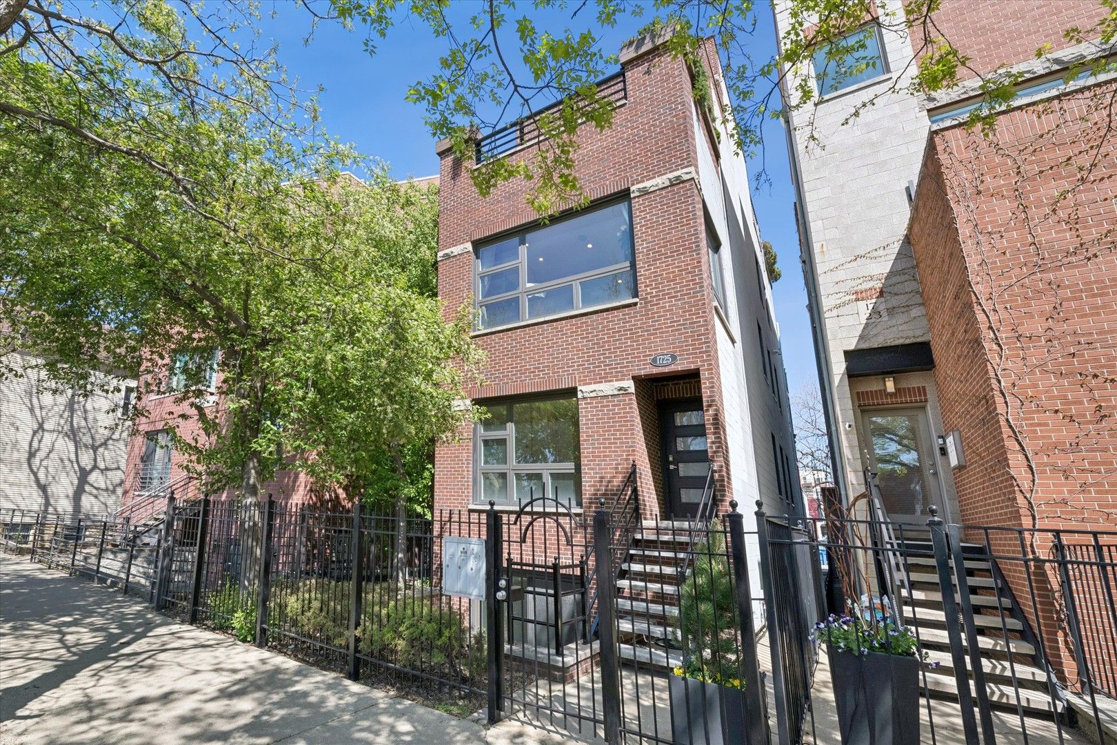 1725 N SHEFFIELD Avenue #2 — Chicago, IL 60614