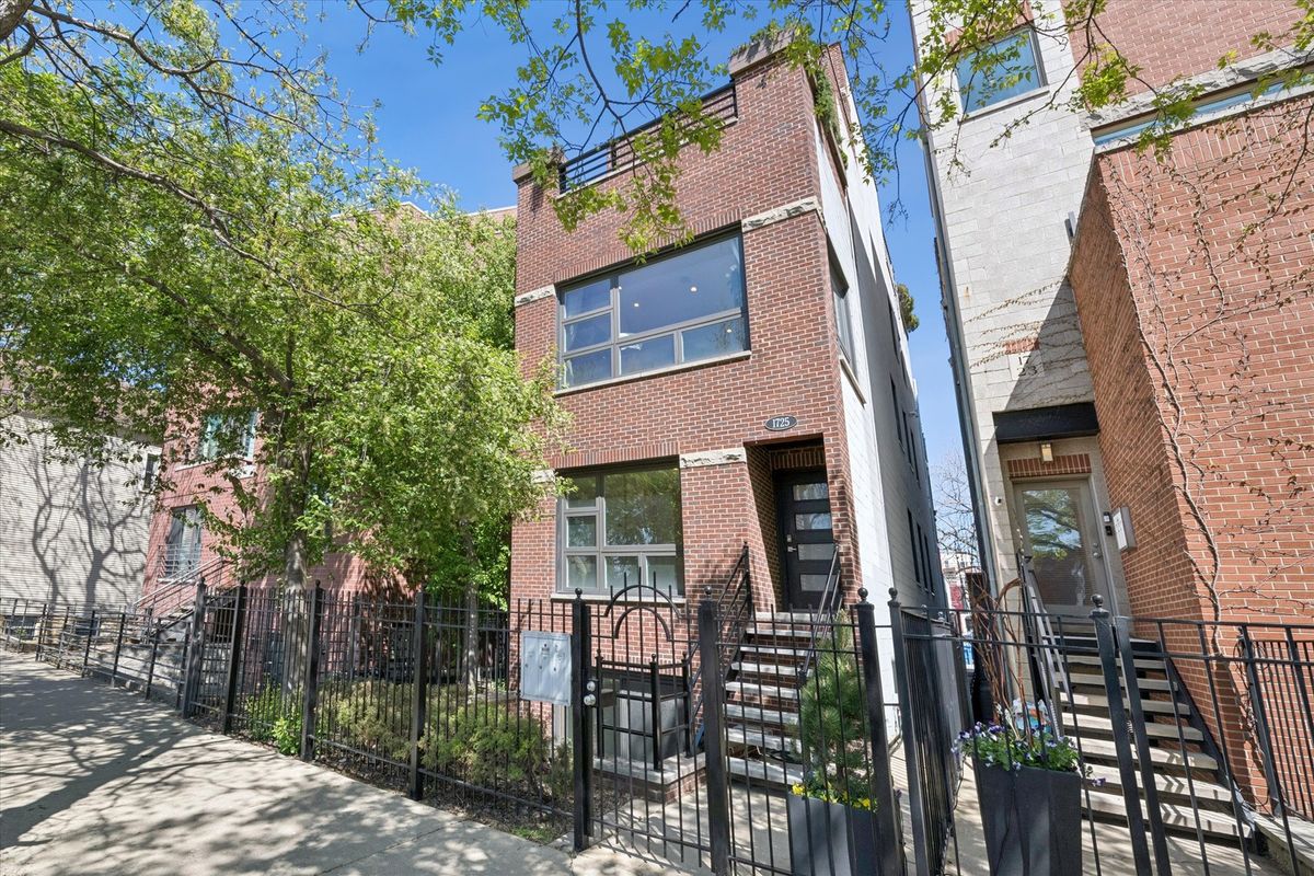 1725 SHEFFIELD Avenue, Chicago, IL 60614