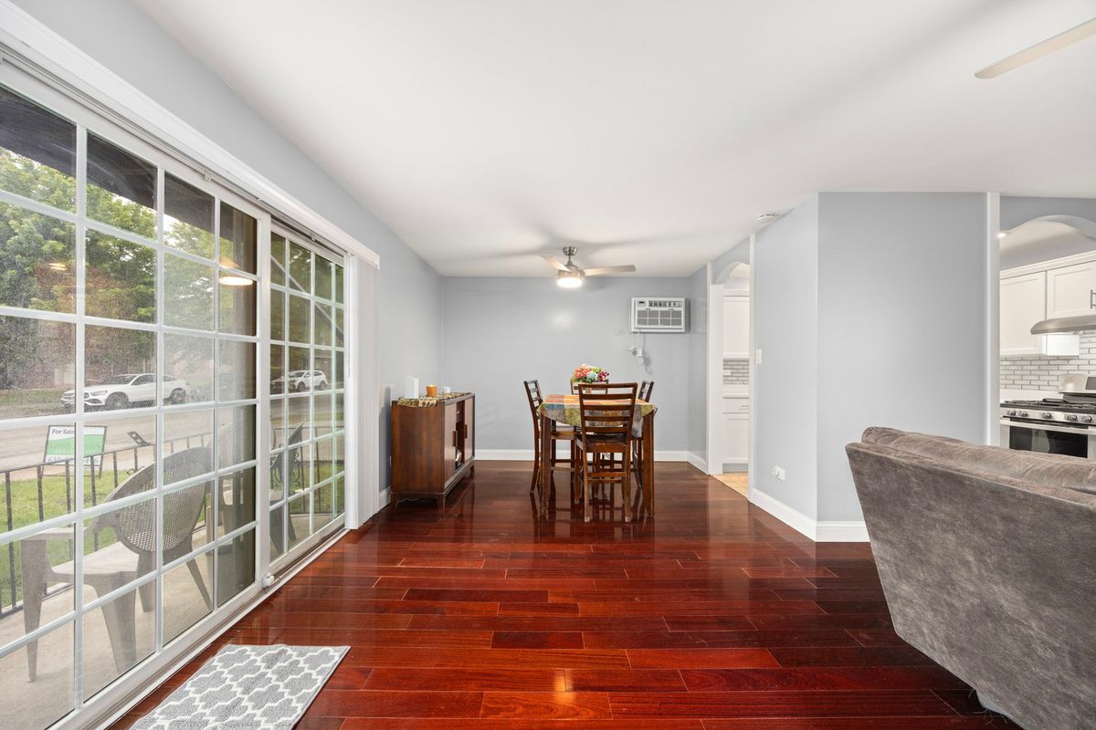 7008 Oconnell Drive #101, Chicago Ridge, IL 60415