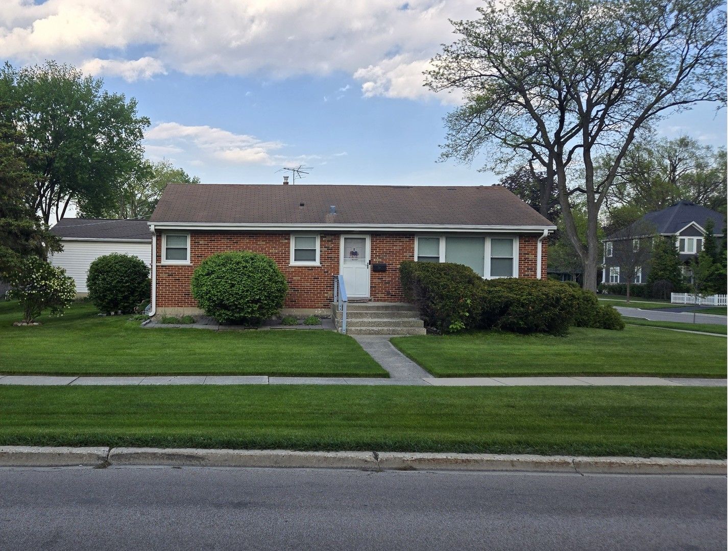 58 W Comfort Street — Palatine, IL 60067