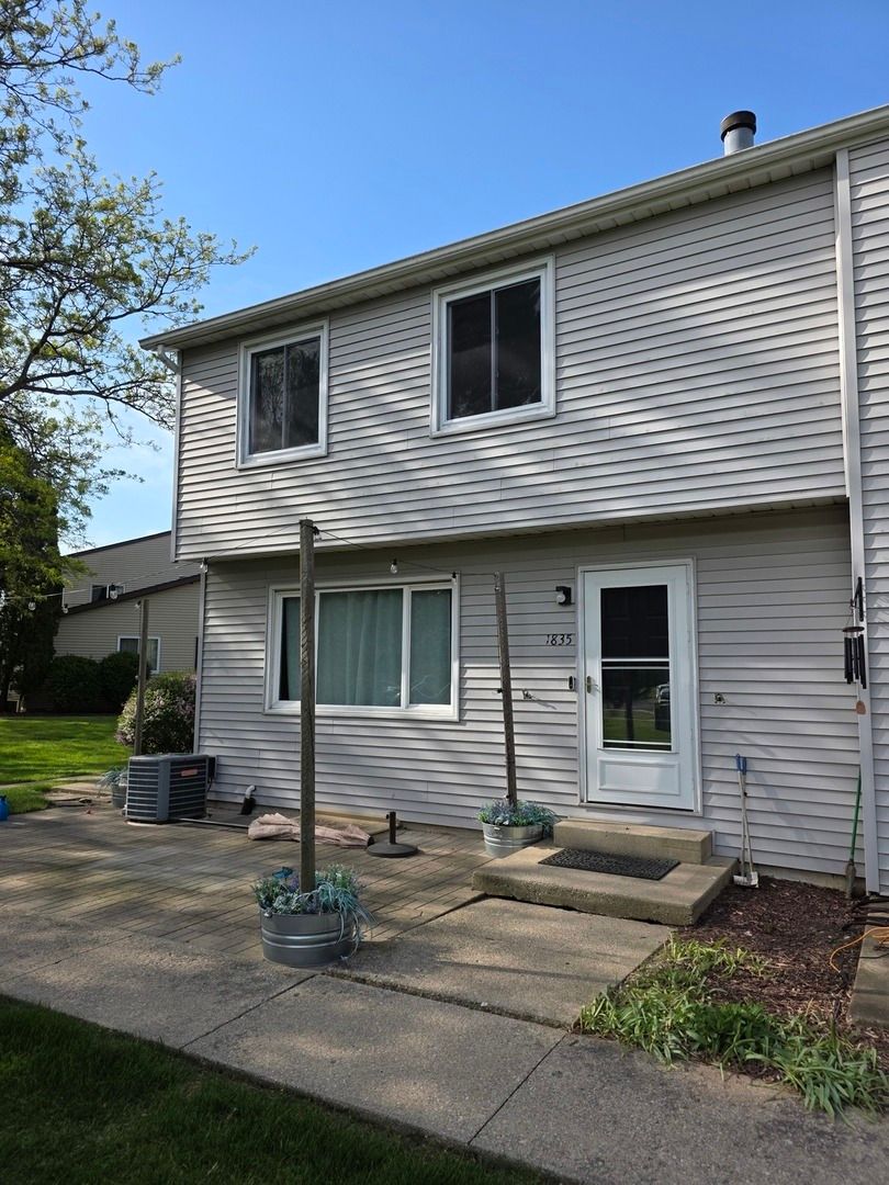 1835 Kerrybrook Court, Sycamore, IL 60178