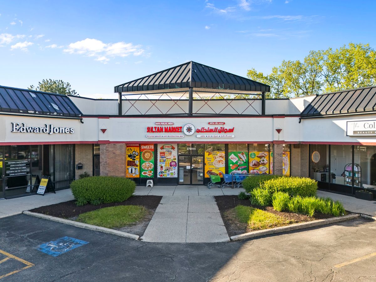 27W111 GENEVA Road, Winfield, IL 60190