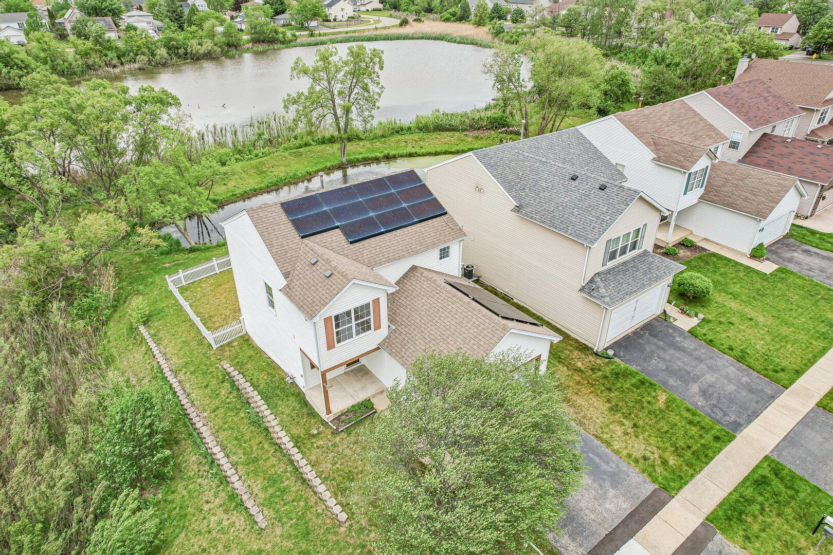 694 W Huron Hills Trail — Round Lake Heights, IL 60073