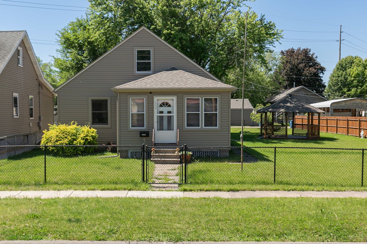 1716 10th Avenue, East Moline, IL 61244