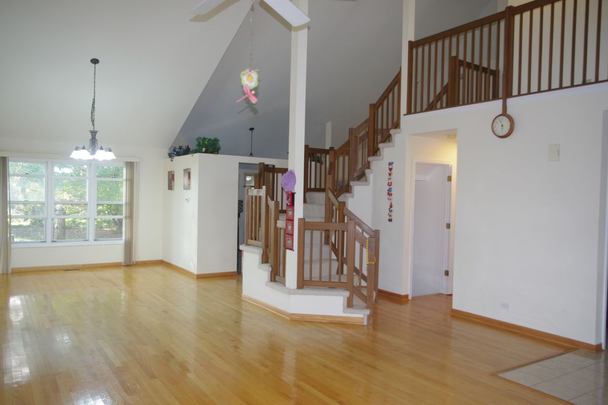 2544 live oak Lane, Buffalo Grove, IL 60089