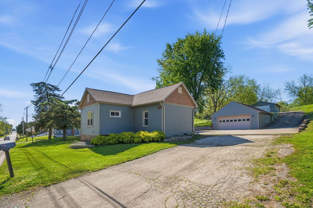 1333 Main Avenue, Clinton, IA 52732