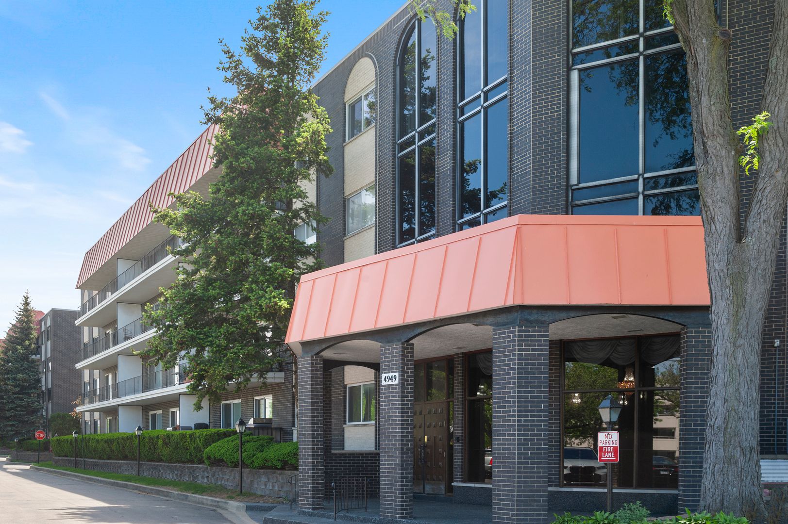 4949 Golf Road #101 — Skokie, IL 60077