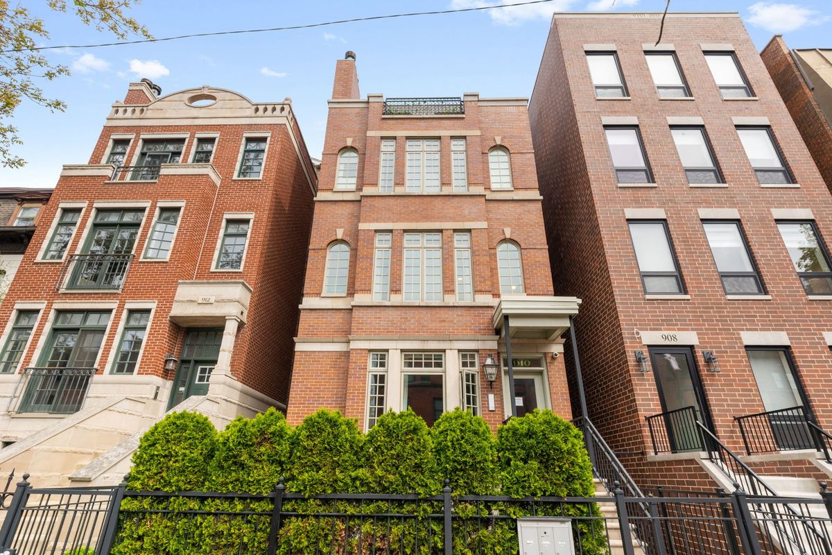 910 Fullerton Avenue, Chicago, IL 60614
