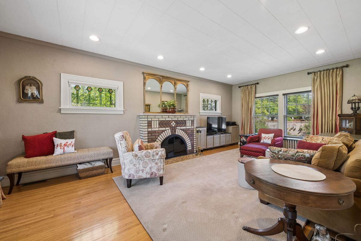 1103 Black Road, Joliet, IL 60435