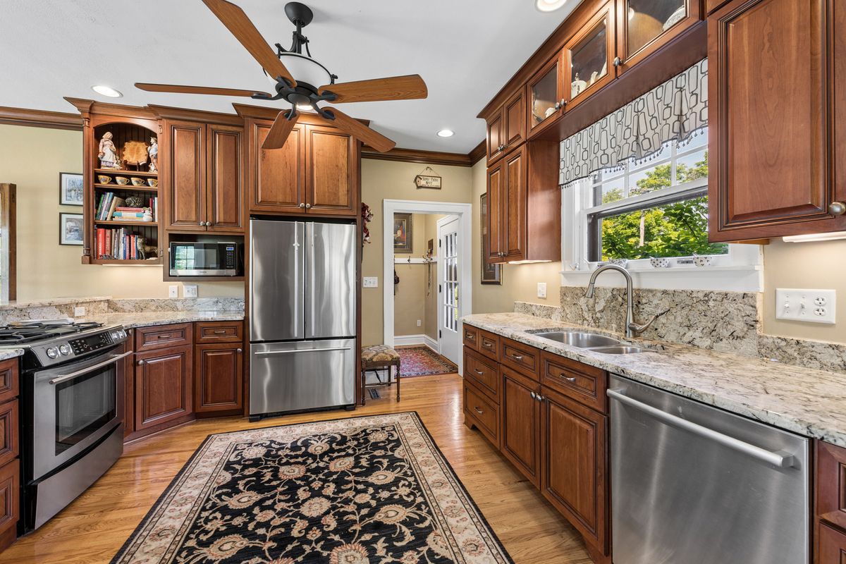 1103 Black Road, Joliet, IL 60435