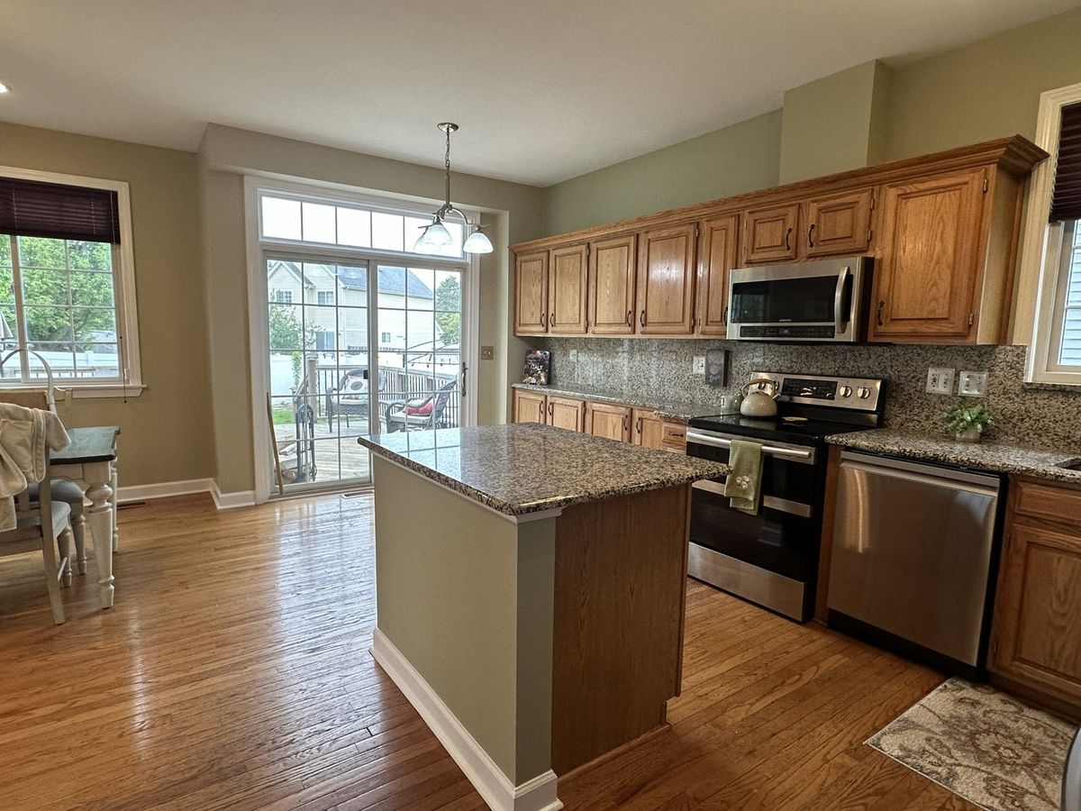 1575 Woodbury Circle, Gurnee, IL 60031
