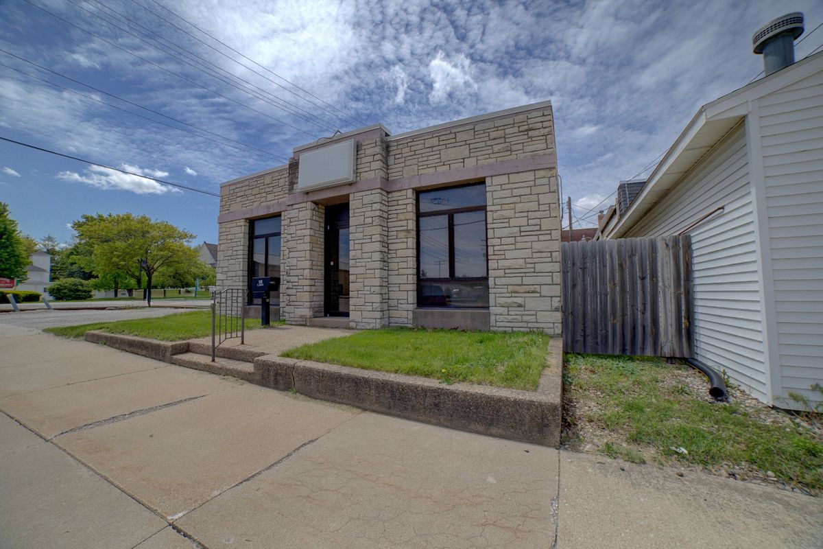 109 S 2nd Street, Watseka, IL 60970