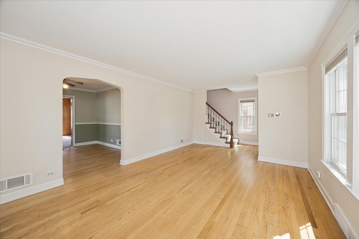9328 Jefferson Avenue, Brookfield, IL 60513